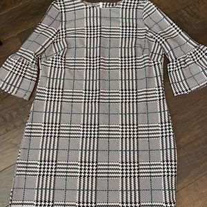 Violet B. Houndstooth ruffle sleeve Dress